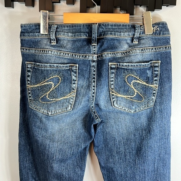 SILVER Aiko Distressed Jeans Size 31x33 Low Rise Bootcut - Picture 2 of 13